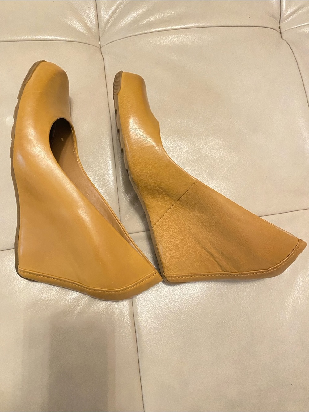 Kenneth Cole Reaction All Leather Wrapped With Wedge Shoes